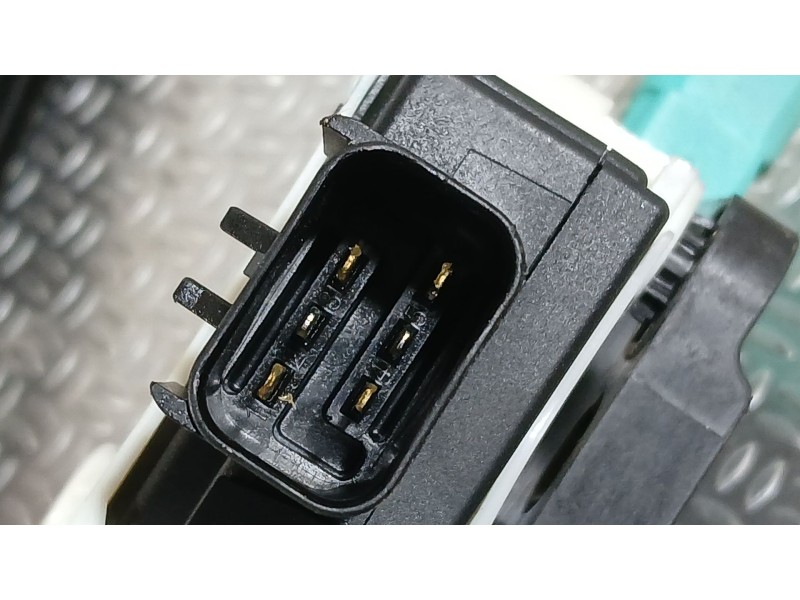 Recambio de elevalunas trasero izquierdo para tesla model y ev a las 4 ruedas referencia OEM IAM 152680200E  