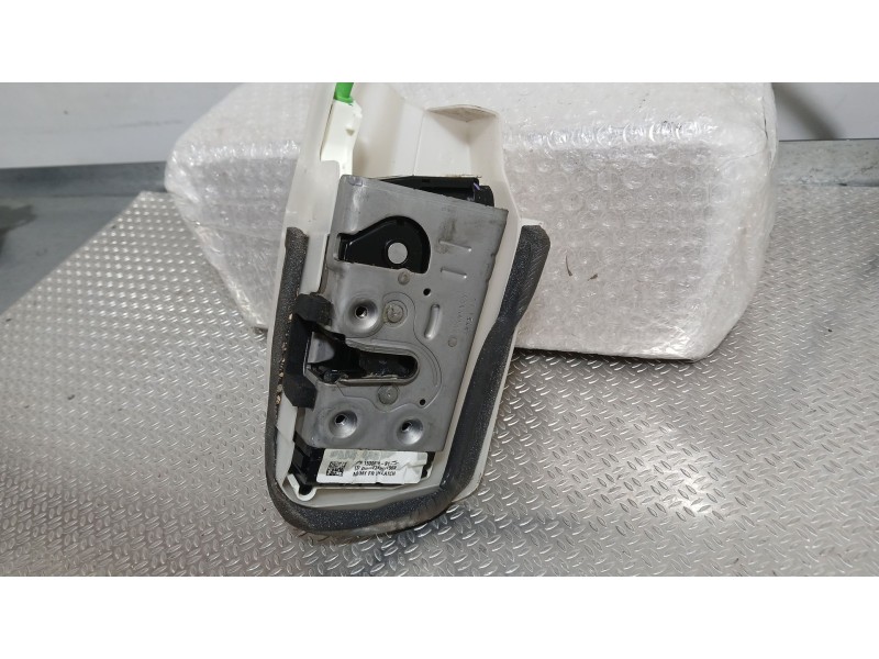 Recambio de cerradura puerta delantera izquierda para tesla model y ev a las 4 ruedas referencia OEM IAM 150067200B  