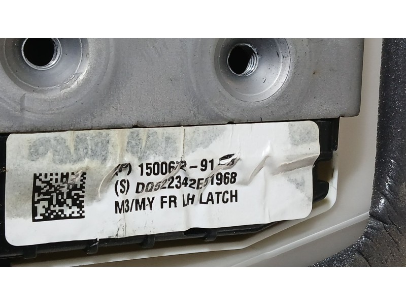 Recambio de cerradura puerta delantera izquierda para tesla model y ev a las 4 ruedas referencia OEM IAM 150067200B  