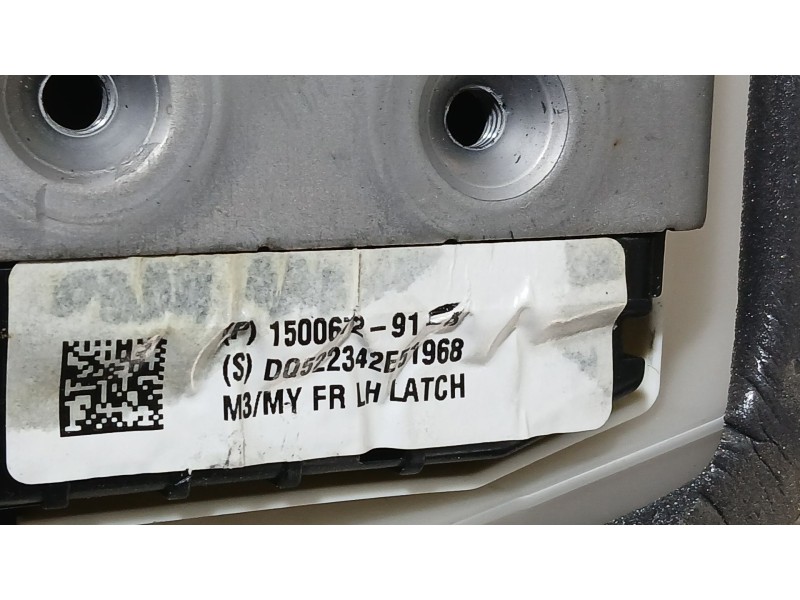 Recambio de cerradura puerta delantera izquierda para tesla model y ev a las 4 ruedas referencia OEM IAM 150067200B  
