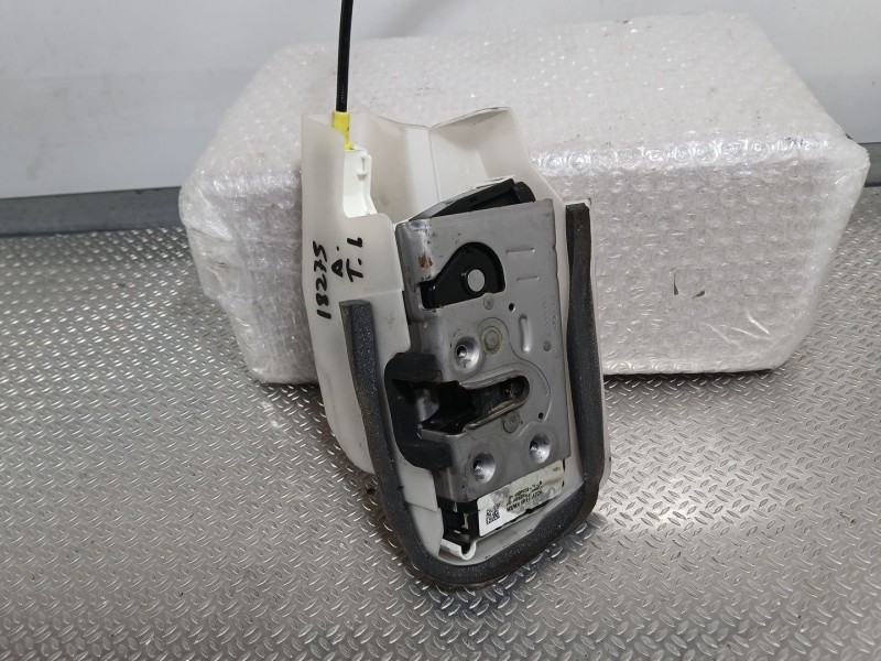 Recambio de cerradura puerta trasera izquierda para tesla model y ev a las 4 ruedas referencia OEM IAM 150067491B  