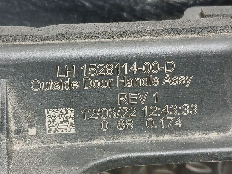Recambio de maneta exterior delantera izquierda para tesla model y ev a las 4 ruedas referencia OEM IAM   