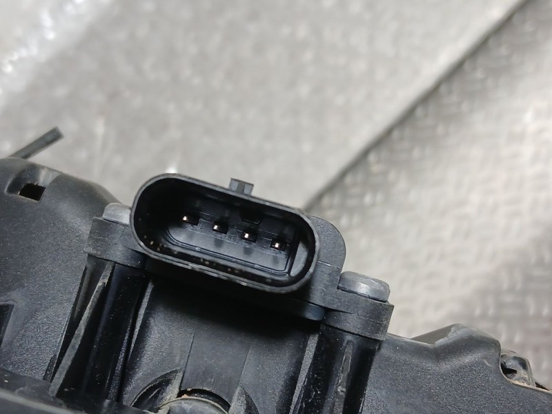 Recambio de maneta exterior trasera izquierda para tesla model y ev a las 4 ruedas referencia OEM IAM  ROZADA 