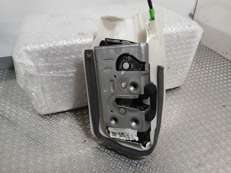Recambio de cerradura puerta delantera derecha para tesla model y ev a las 4 ruedas referencia OEM IAM 150067391B  