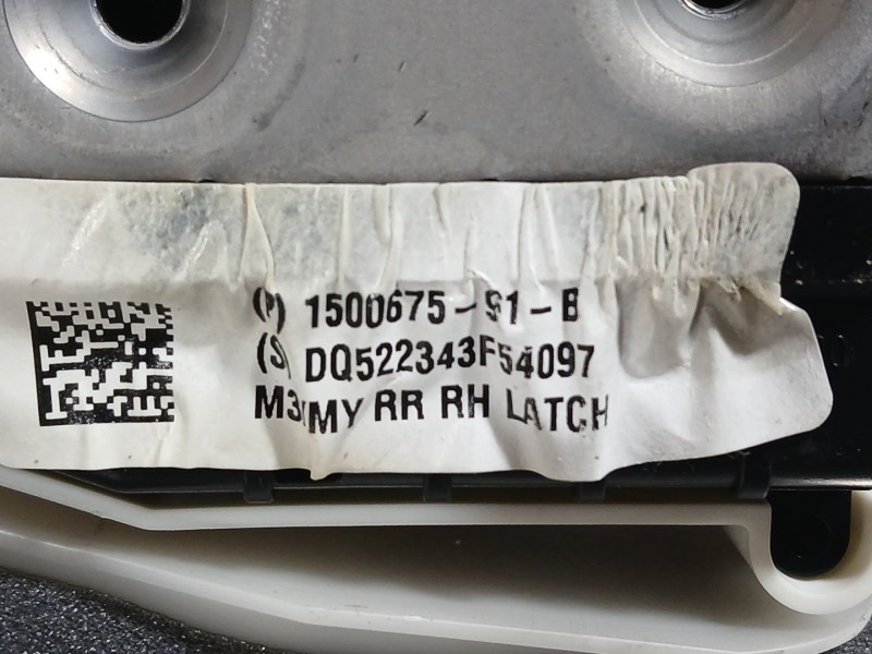 Recambio de cerradura puerta trasera derecha para tesla model y ev a las 4 ruedas referencia OEM IAM 150067500B  