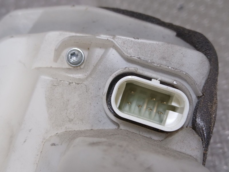 Recambio de cerradura puerta trasera derecha para tesla model y ev a las 4 ruedas referencia OEM IAM 150067500B  