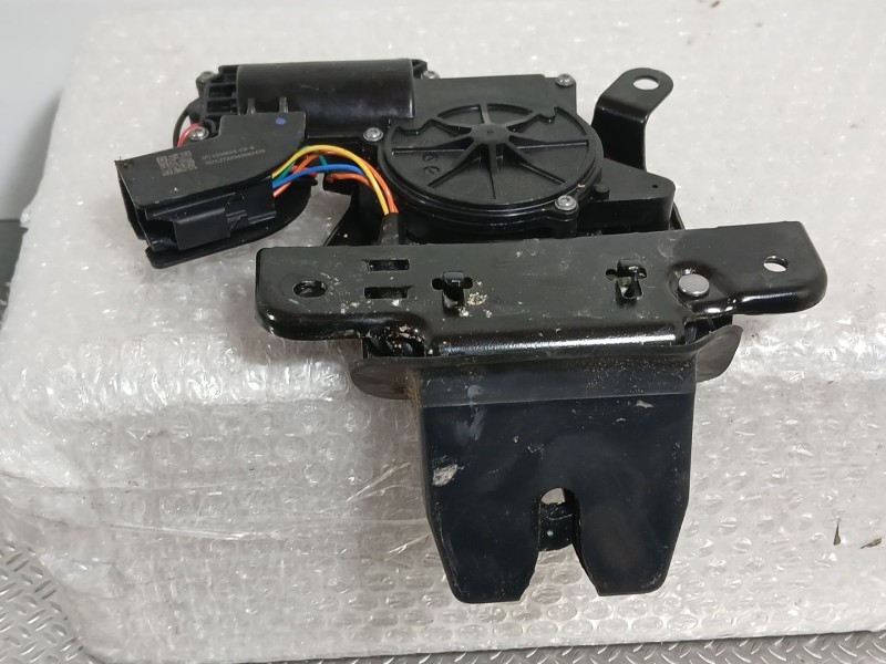 Recambio de cerradura maletero / porton para tesla model y ev a las 4 ruedas referencia OEM IAM   