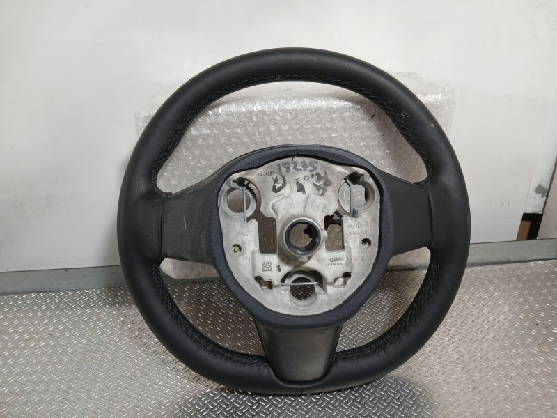 Recambio de volante para tesla model y ev a las 4 ruedas referencia OEM IAM 1626599HPE  