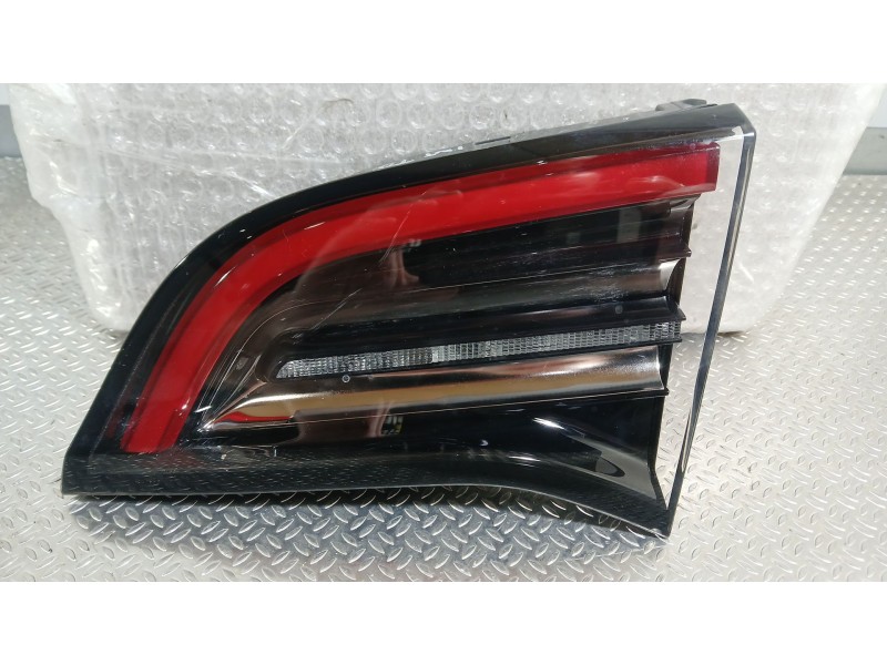 Recambio de piloto trasero derecho interior para tesla model y ev a las 4 ruedas referencia OEM IAM 107740200G  