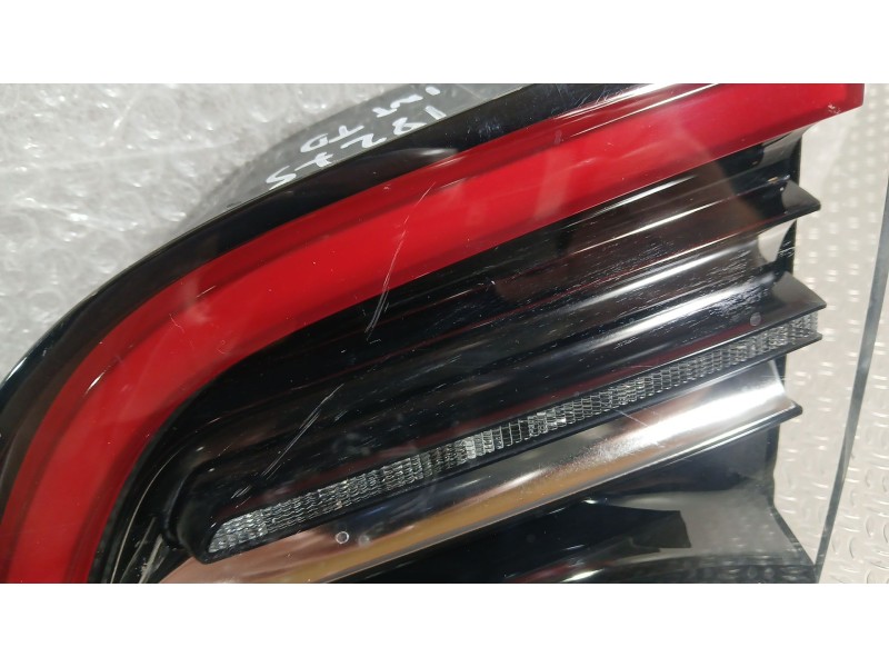 Recambio de piloto trasero derecho interior para tesla model y ev a las 4 ruedas referencia OEM IAM 107740200G  