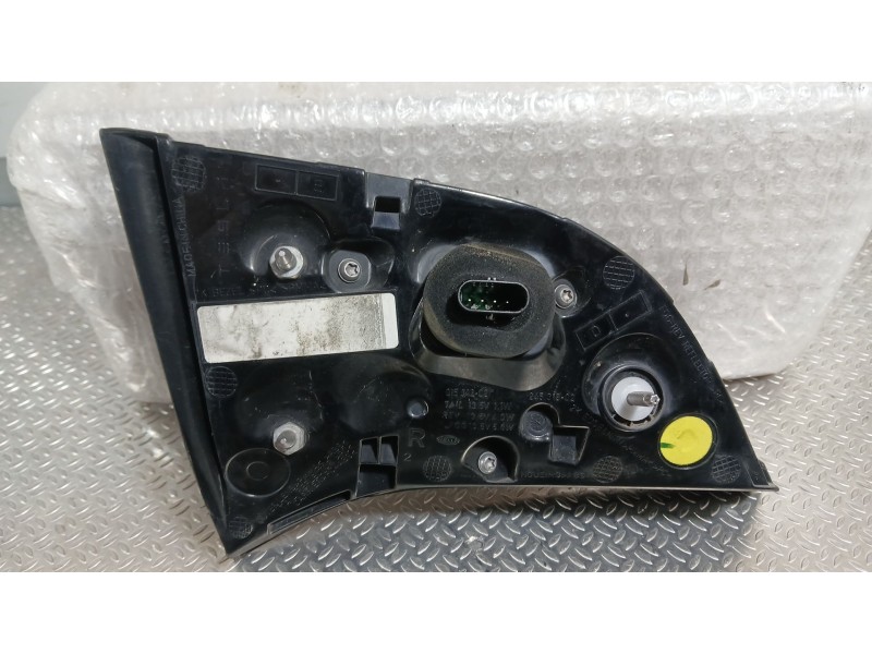 Recambio de piloto trasero derecho interior para tesla model y ev a las 4 ruedas referencia OEM IAM 107740200G  