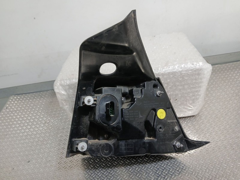 Recambio de piloto trasero izquierdo exterior para tesla model y ev a las 4 ruedas referencia OEM IAM 150208600D  