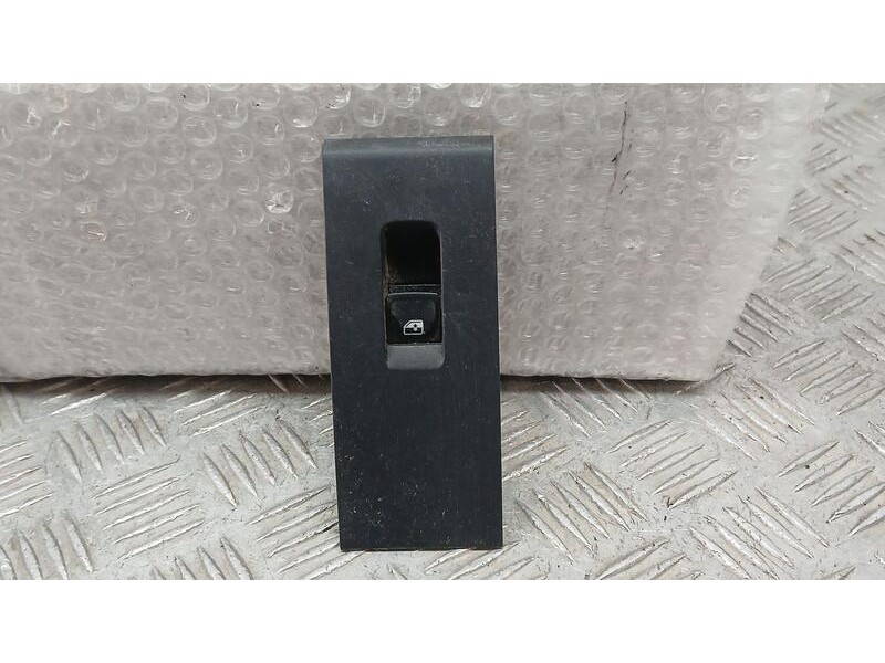 Recambio de mando elevalunas trasero derecho para skoda rapid active referencia OEM IAM 5JA959855A  