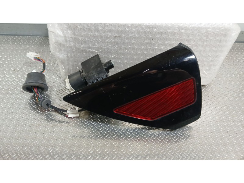 Recambio de tapa exterior combustible para tesla model y ev a las 4 ruedas referencia OEM IAM   