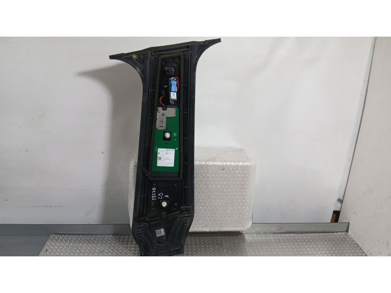 Recambio de camara para tesla model y ev a las 4 ruedas referencia OEM IAM  LATERAL DERECHA 