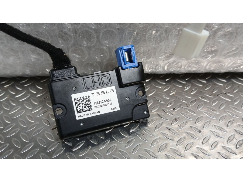 Recambio de camara para tesla model y ev a las 4 ruedas referencia OEM IAM   