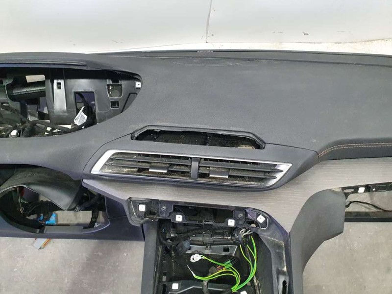 Recambio de kit airbag para peugeot 5008 gt referencia OEM IAM 98230181ZD  C/ SALPICADERO Y SIN PRETENSORES