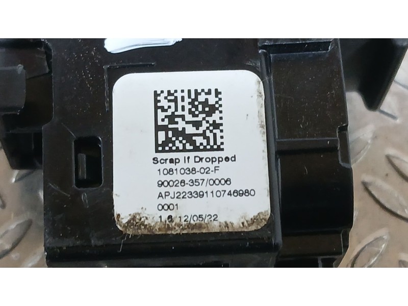 Recambio de mando elevalunas trasero izquierdo para tesla model y ev a las 4 ruedas referencia OEM IAM 108103802G  