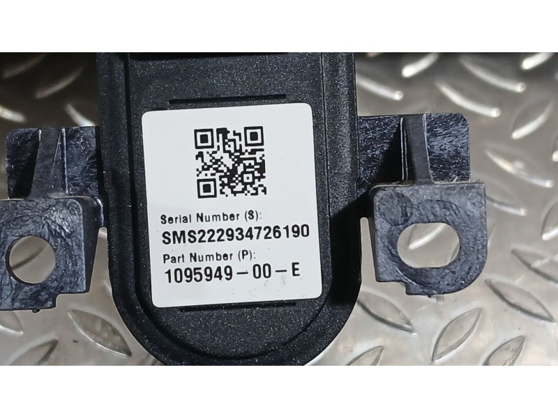 Recambio de camara vision trasera para tesla model y ev a las 4 ruedas referencia OEM IAM 109594900E  