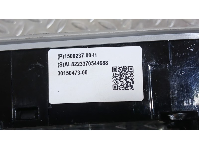 Recambio de warning para tesla model y ev a las 4 ruedas referencia OEM IAM   