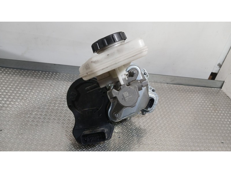 Recambio de bomba freno para tesla model y ev a las 4 ruedas referencia OEM IAM 118867350A  