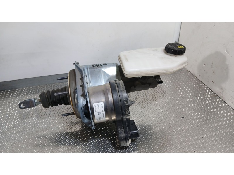 Recambio de bomba freno para tesla model y ev a las 4 ruedas referencia OEM IAM 118867350A  