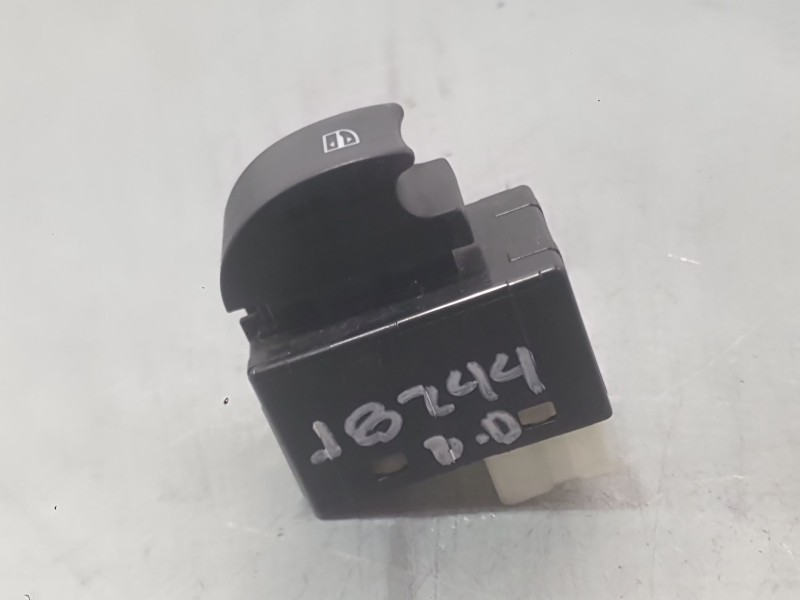 Recambio de mando elevalunas delantero derecho para renault koleos i (hy_) 2.0 dci (hy0k) referencia OEM IAM 25411JY00A  