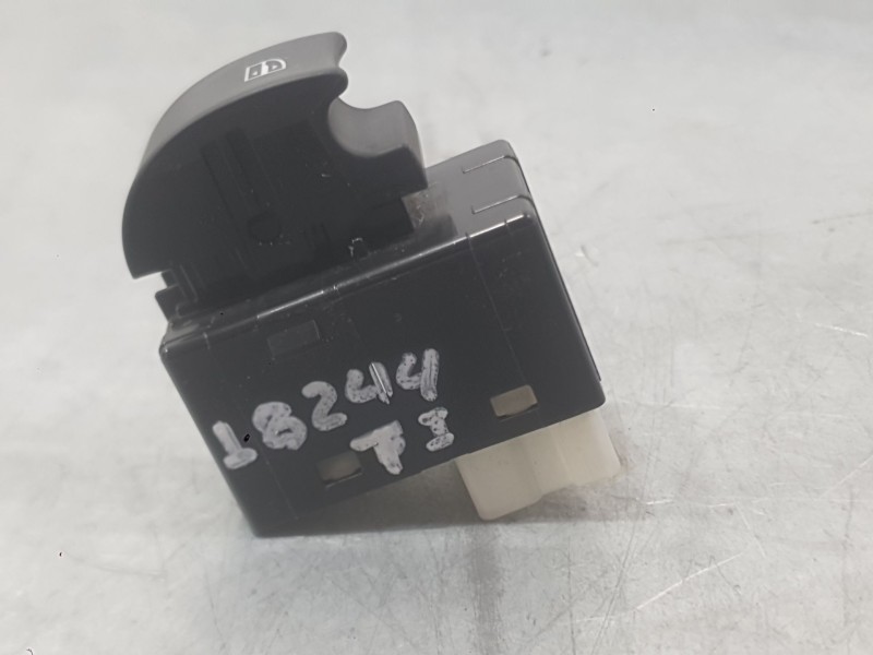 Recambio de mando elevalunas trasero izquierdo para renault koleos i (hy_) 2.0 dci (hy0k) referencia OEM IAM 25411JY00A  