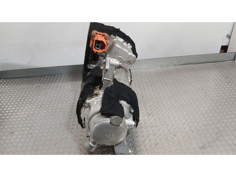 Recambio de compresor aire acondicionado para tesla model y ev a las 4 ruedas referencia OEM IAM 150125698M  