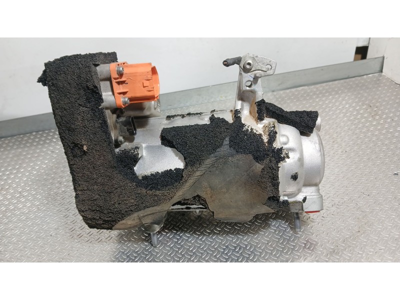 Recambio de compresor aire acondicionado para tesla model y ev a las 4 ruedas referencia OEM IAM 150125698M  