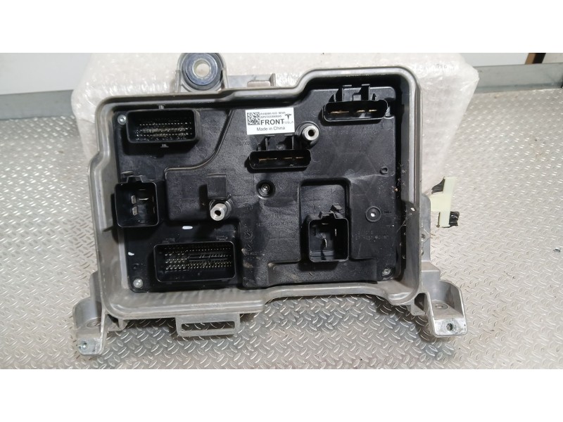 Recambio de modulo electronico para tesla model y ev a las 4 ruedas referencia OEM IAM   