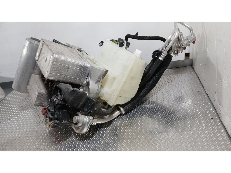 Recambio de bomba calefaccion para tesla model y ev a las 4 ruedas referencia OEM IAM   
