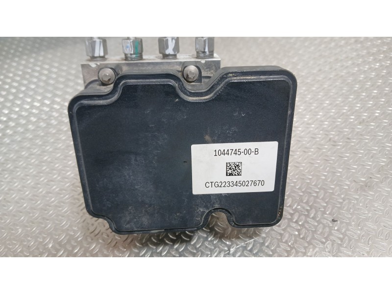 Recambio de abs para tesla model y ev a las 4 ruedas referencia OEM IAM 104474600A  