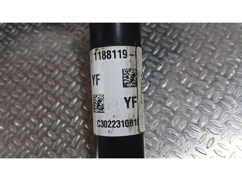 Recambio de transmision delantera derecha para tesla model y ev a las 4 ruedas referencia OEM IAM 118811599A  