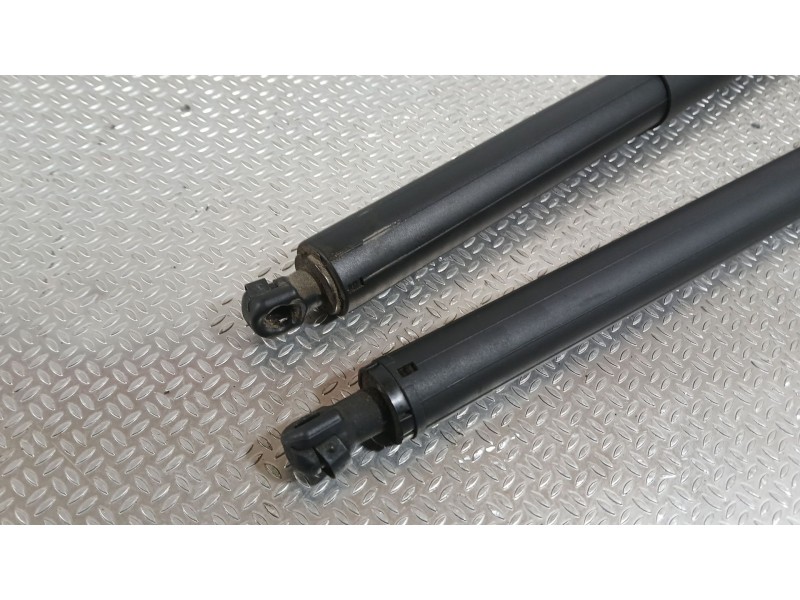 Recambio de amortiguadores maletero / porton para tesla model y ev a las 4 ruedas referencia OEM IAM 150060100A  