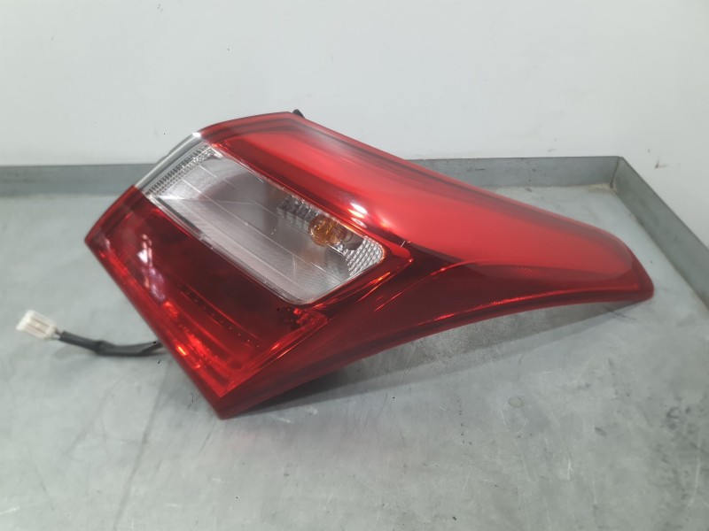 Recambio de piloto trasero derecho exterior para hyundai i30 (gd) 1.4 referencia OEM IAM 92420A5020  