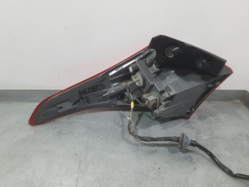 Recambio de piloto trasero derecho exterior para hyundai i30 (gd) 1.4 referencia OEM IAM 92420A5020  