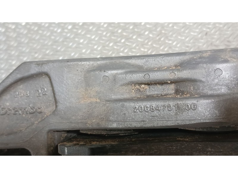 Recambio de pinza freno delantera izquierda para tesla model y ev a las 4 ruedas referencia OEM IAM 118862199D  