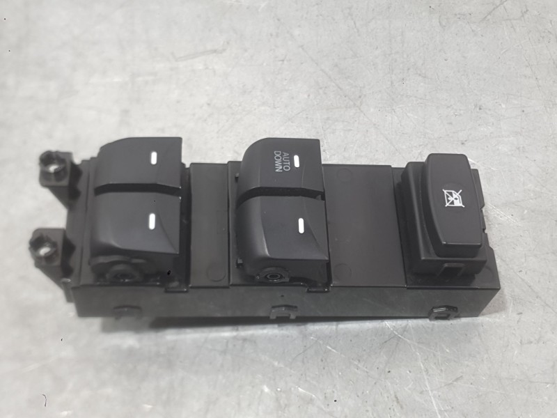 Recambio de mando elevalunas delantero izquierdo para hyundai i30 (gd) 1.4 referencia OEM IAM 93571A6020  