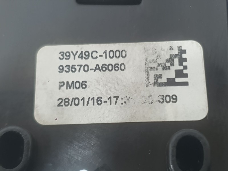 Recambio de mando elevalunas delantero izquierdo para hyundai i30 (gd) 1.4 referencia OEM IAM 93571A6020  
