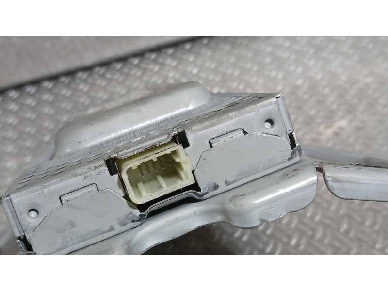 Recambio de amplificador radio para tesla model y ev a las 4 ruedas referencia OEM IAM   