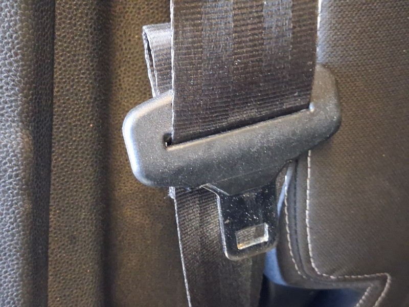 Recambio de cinturon seguridad trasero derecho para ford ecosport 1.5 ecoblue tdci referencia OEM IAM 2225692  