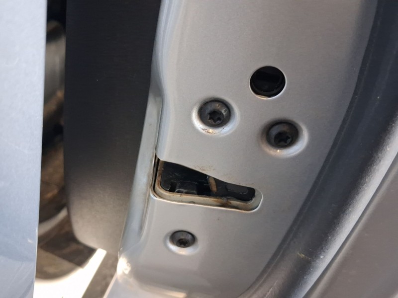 Recambio de cerradura puerta delantera derecha para ford ecosport 1.5 ecoblue tdci referencia OEM IAM 2333349  