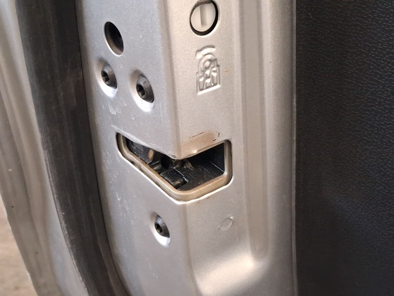 Recambio de cerradura puerta trasera izquierda para ford ecosport 1.5 ecoblue tdci referencia OEM IAM 2099461 2333644 