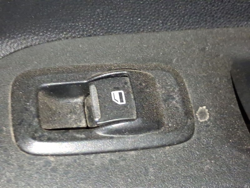 Recambio de mando elevalunas trasero derecho para ford ecosport 1.5 ecoblue tdci referencia OEM IAM 2092818  