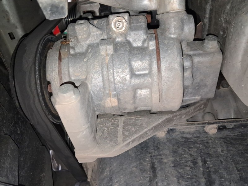 Recambio de compresor aire acondicionado para ford ecosport 1.5 ecoblue tdci referencia OEM IAM 2112668  