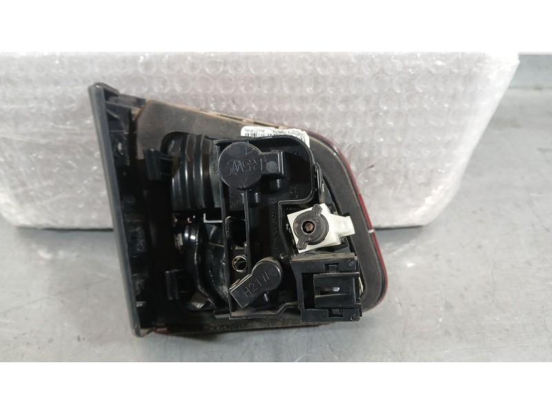 Recambio de piloto trasero derecho interior para citroën c5 berlina exclusive referencia OEM IAM 9675067680  