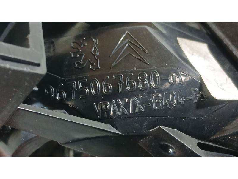 Recambio de piloto trasero derecho interior para citroën c5 berlina exclusive referencia OEM IAM 9675067680  