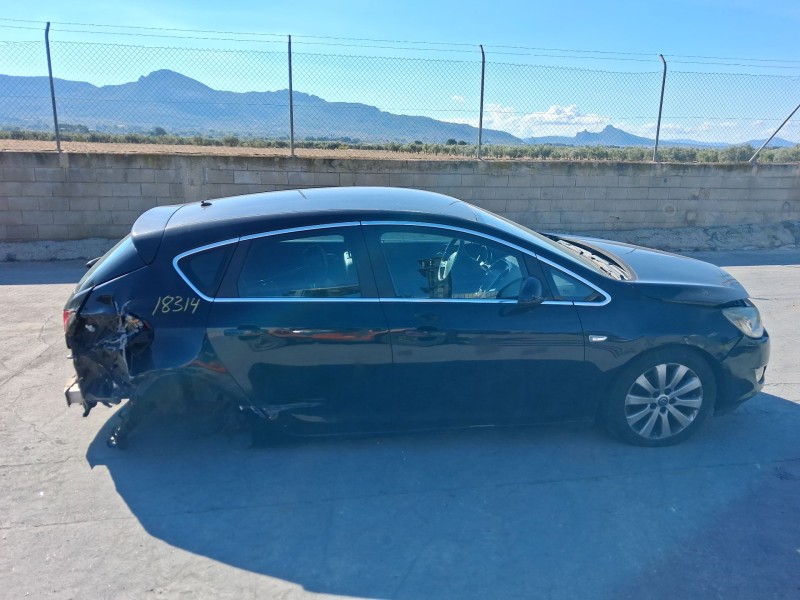 opel astra j (p10) del año 2010