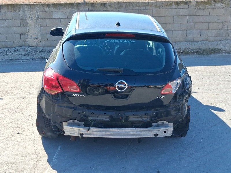 opel astra j (p10) del año 2010